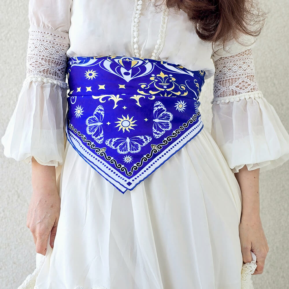 Foulard luxueux en 100% twill de soie bleu