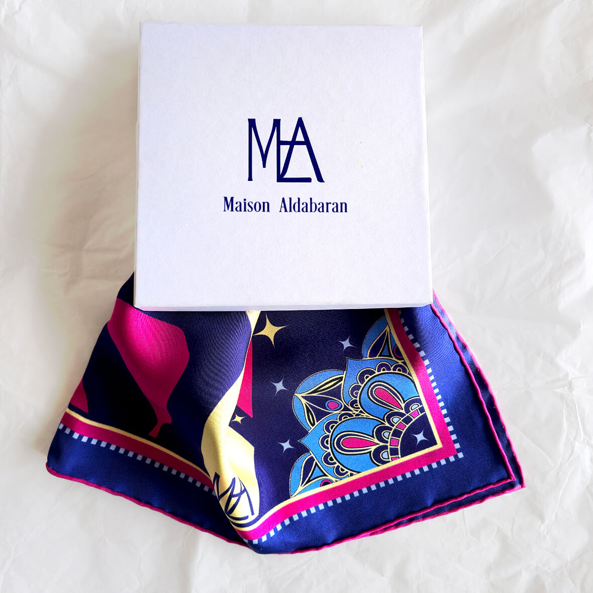 Silk scarf "The dream of the three suns" - Pink